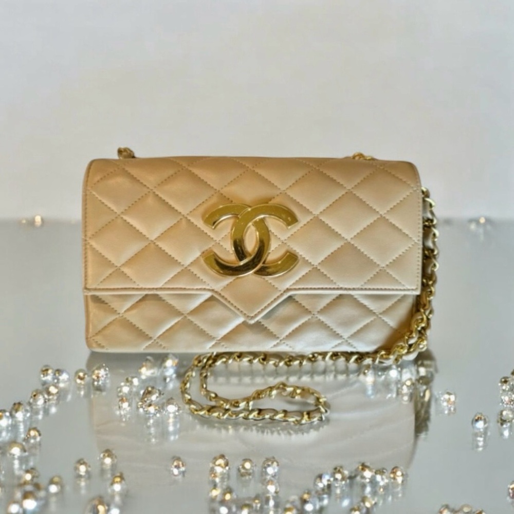 💕VINTAGE CHANEL Beige CC Logo Small Flap Shoulder Crossbody Bag 24KGP Hardware